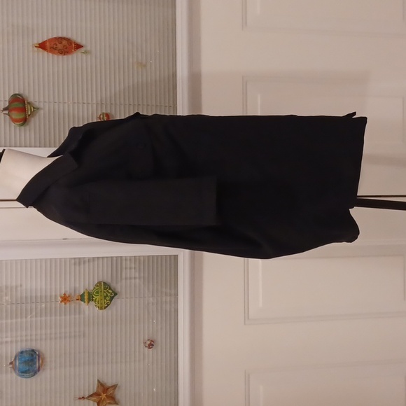 4/$60 Black Short Sleeve Dress Shirt - Size Small - Picture 3 of 7